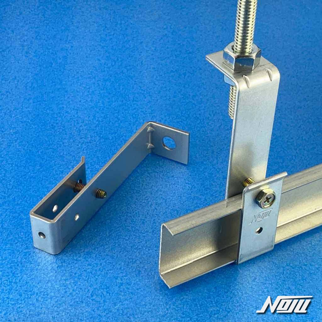 天井下地用の2.3ビス付ハンガーC38の取り付け画像